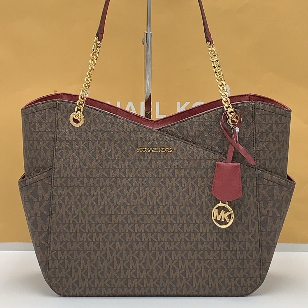 MICHAEL KORS 
Jet Set Large Logo Tote Shoulder Bag
COLOR DARK CHERRY
NWT